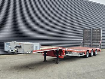 3 x steering axle / hydraulic ramp / hydraulic bed